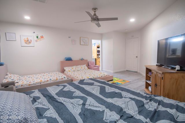 9315 W MARIPOSA Drive, Phoenix, AZ 85037