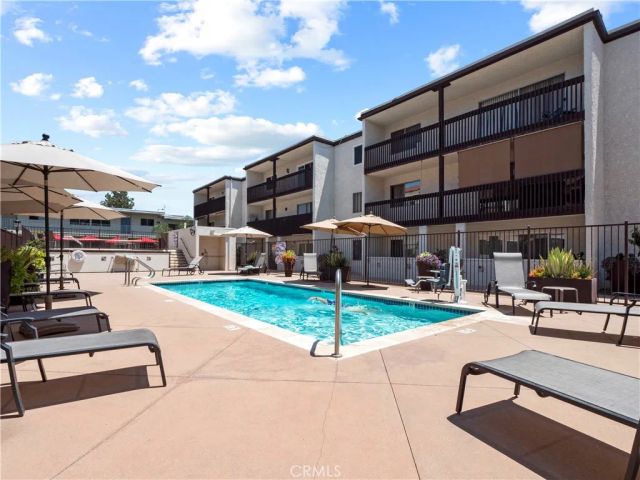 5334 Lindley Avenue 319, Encino, CA 91316