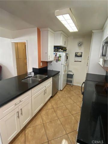 5334 Lindley Avenue 319, Encino, CA 91316