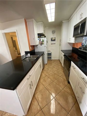 5334 Lindley Avenue 319, Encino, CA 91316