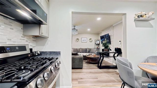 366 Cottonwood Way, Mahwah, NJ 07430