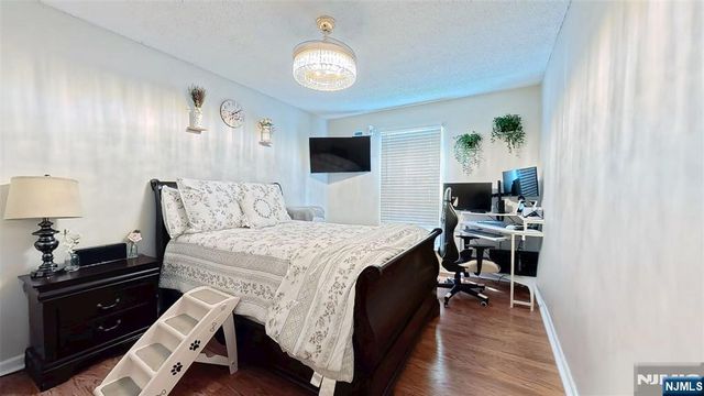 366 Cottonwood Way, Mahwah, NJ 07430