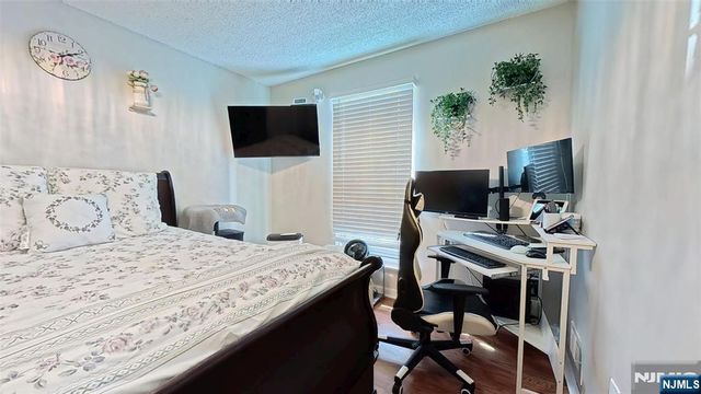 366 Cottonwood Way, Mahwah, NJ 07430