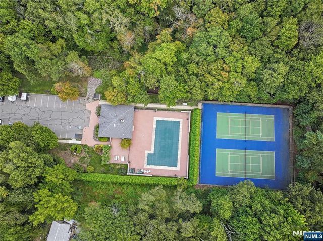 366 Cottonwood Way, Mahwah, NJ 07430