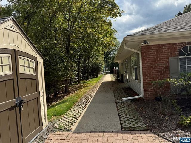 366 Cottonwood Way, Mahwah, NJ 07430