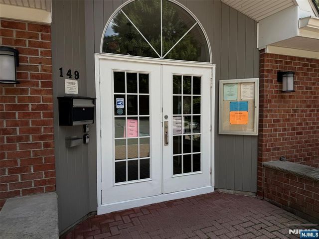 366 Cottonwood Way, Mahwah, NJ 07430