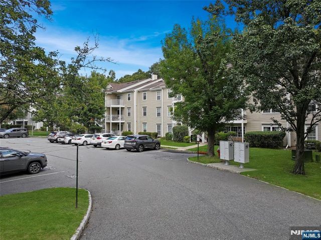 366 Cottonwood Way, Mahwah, NJ 07430