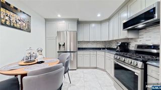 366 Cottonwood Way, Mahwah, NJ 07430