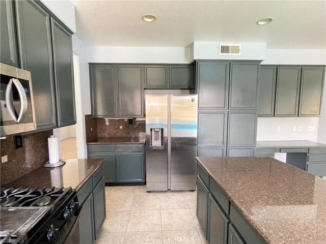 7565 Blue Mist Court, Fontana, CA 92336