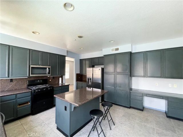 7565 Blue Mist Court, Fontana, CA 92336