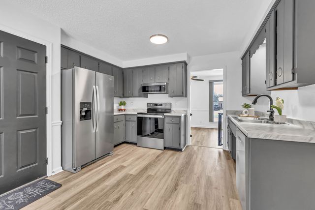 3413 Minor Dr, Clarksville, TN 37042