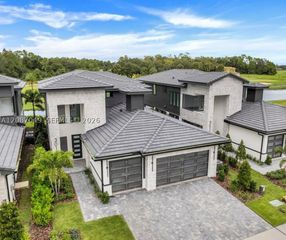 3023 Kensington Ave, Davenport, FL 33837