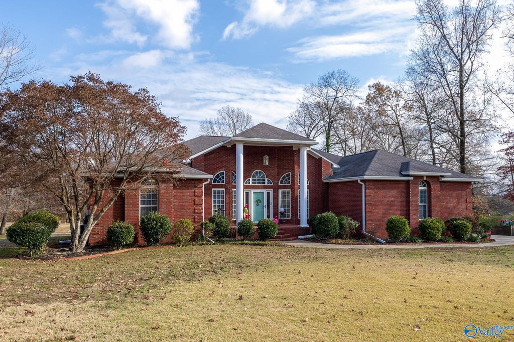 173 Forest Home Drive, Trinity, AL 35673