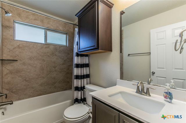 1304 Emerald Gate Drive, Temple, TX 76502