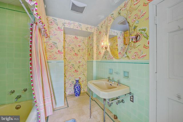 435 GARDEN LN, Bryn Mawr, PA 19010