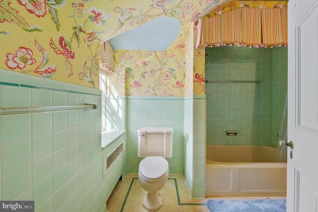 435 GARDEN LN, Bryn Mawr, PA 19010