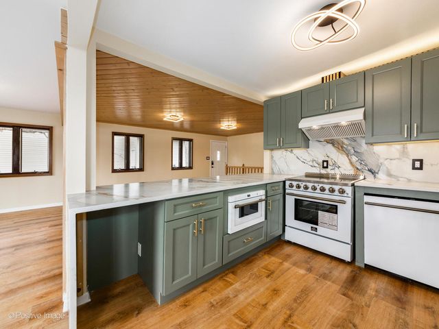 22566 W Lillian Place, Antioch, IL 60002