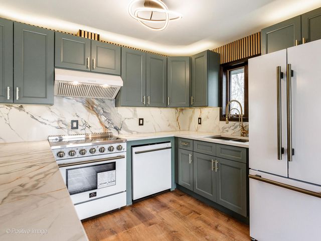 22566 W Lillian Place, Antioch, IL 60002