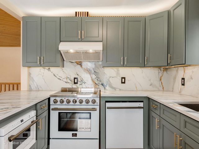 22566 W Lillian Place, Antioch, IL 60002