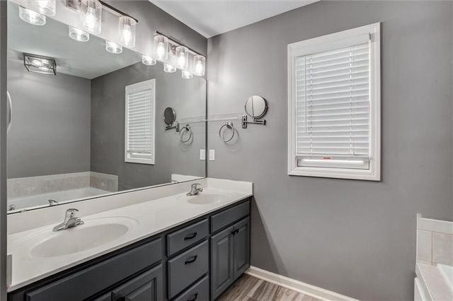 503 S 137th Place, Bonner Springs, KS 66012