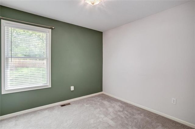 503 S 137th Place, Bonner Springs, KS 66012