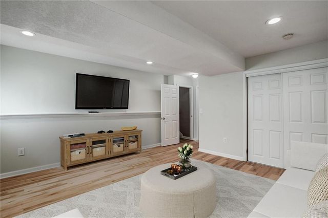 503 S 137th Place, Bonner Springs, KS 66012