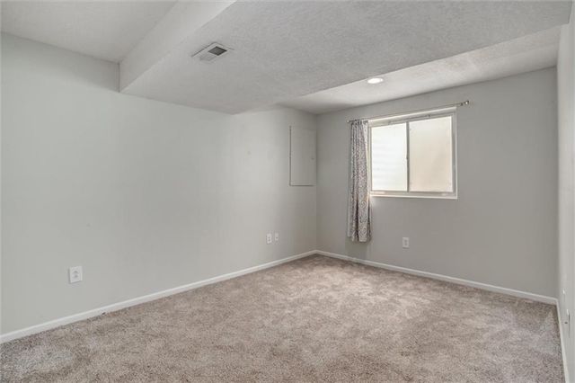 503 S 137th Place, Bonner Springs, KS 66012