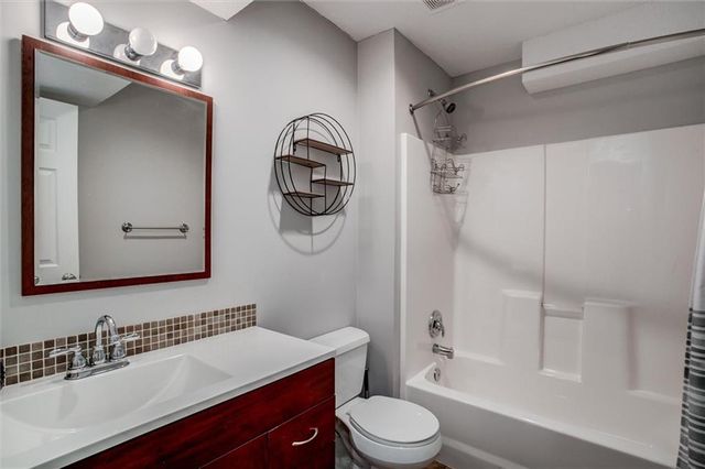 503 S 137th Place, Bonner Springs, KS 66012