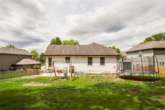 503 S 137th Place, Bonner Springs, KS 66012