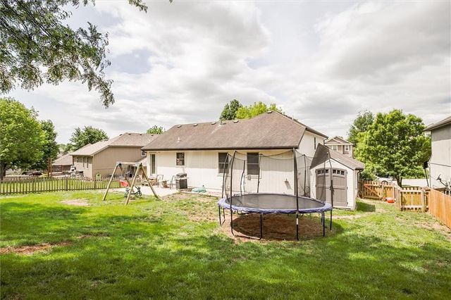 503 S 137th Place, Bonner Springs, KS 66012