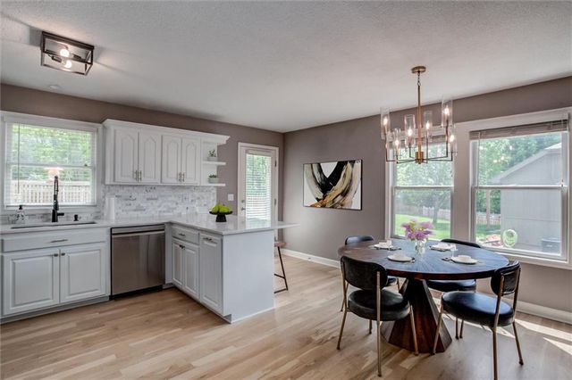 503 S 137th Place, Bonner Springs, KS 66012