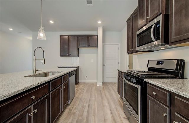 3427 Iron Hearth Bend, Snellville, GA 30039