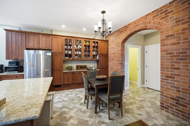 4208 Williamson Place, Cincinnati, OH 45223