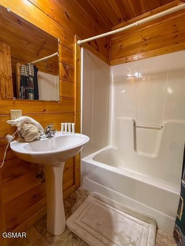 1816 N Dogwood Lane, Sevierville, TN 37876