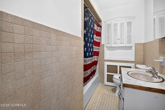12 Sutphin Avenue, Matawan, NJ 07747