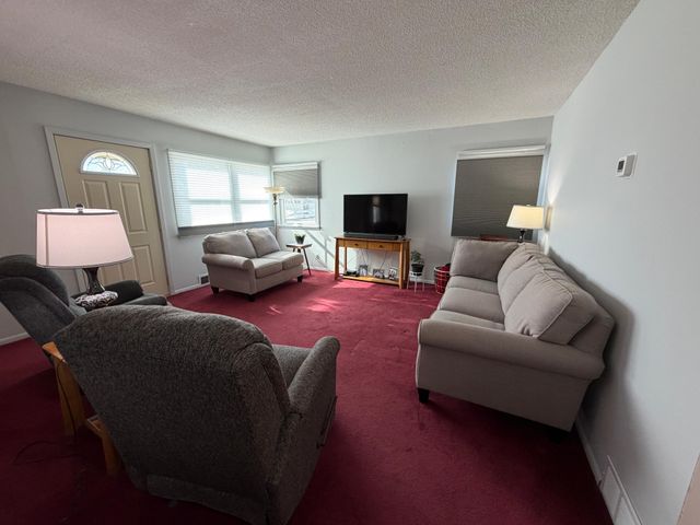 401 Center Street E, Roseau, MN 56751