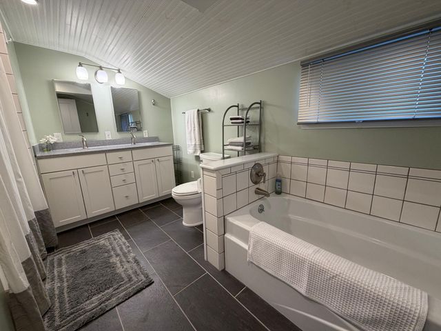 401 Center Street E, Roseau, MN 56751