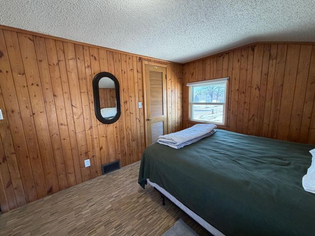 401 Center Street E, Roseau, MN 56751