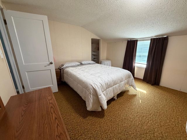 401 Center Street E, Roseau, MN 56751