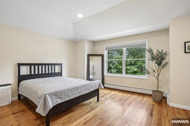 174 Fort Lee Road B, Leonia, NJ 07605