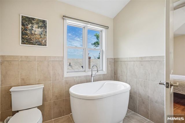 174 Fort Lee Road B, Leonia, NJ 07605