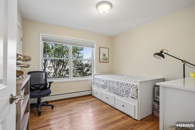 174 Fort Lee Road B, Leonia, NJ 07605
