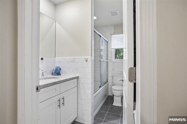 174 Fort Lee Road B, Leonia, NJ 07605
