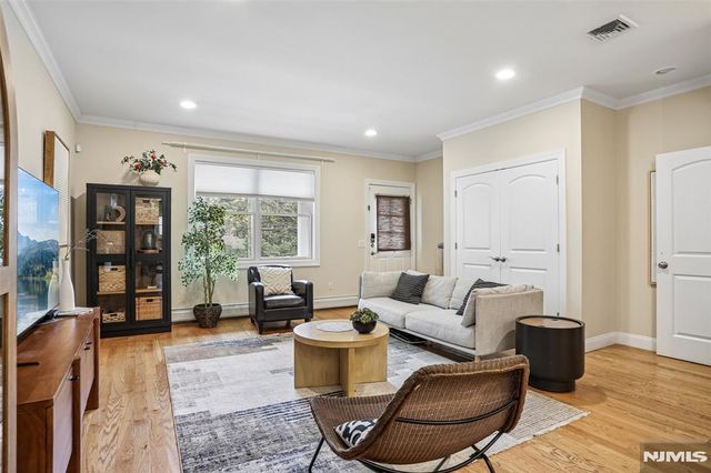 174 Fort Lee Road B, Leonia, NJ 07605