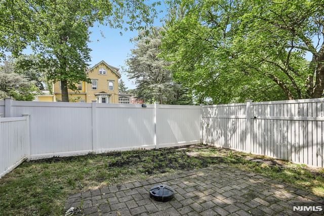 174 Fort Lee Road B, Leonia, NJ 07605