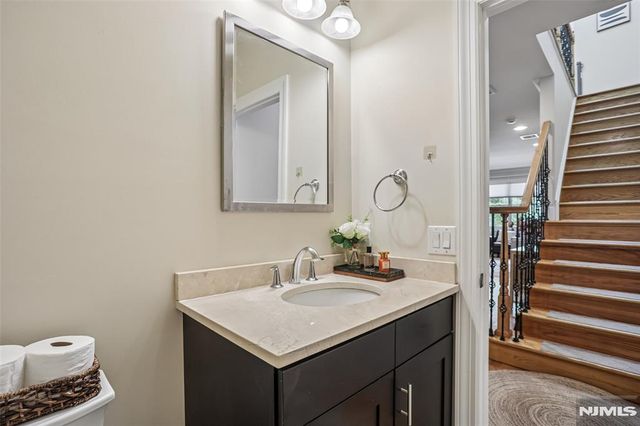 174 Fort Lee Road B, Leonia, NJ 07605