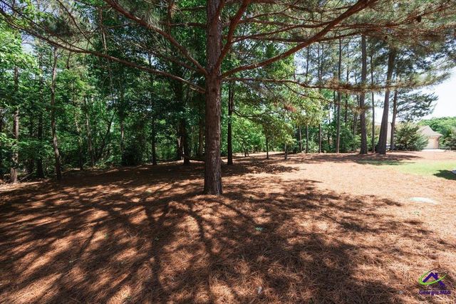 105 Freedom Drive, Forsyth, GA 31029