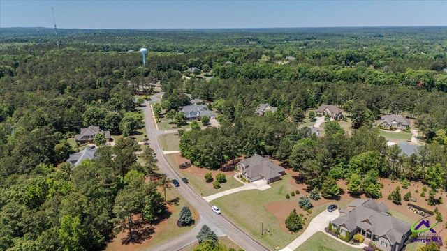 105 Freedom Drive, Forsyth, GA 31029