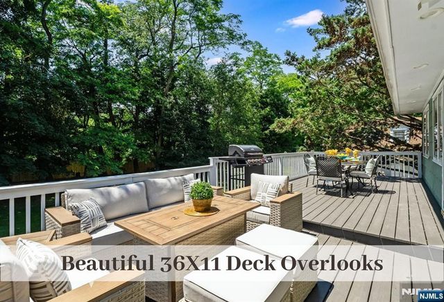 11 Stone Ridge Lane, Ho-ho-kus, NJ 07423