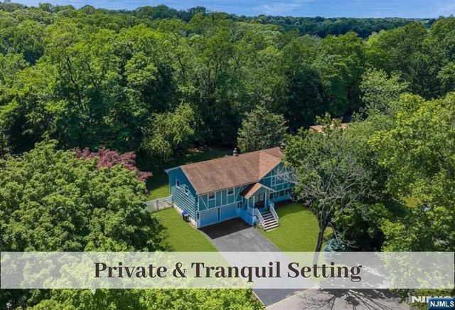 11 Stone Ridge Lane, Ho-ho-kus, NJ 07423